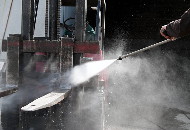 Why Choose Our Certified Pressure Washing Experts for Your Project Needs in Monticello, IA?