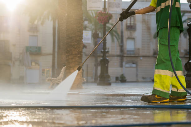 Best Pressure Washing Contractors  in Monticello, IA